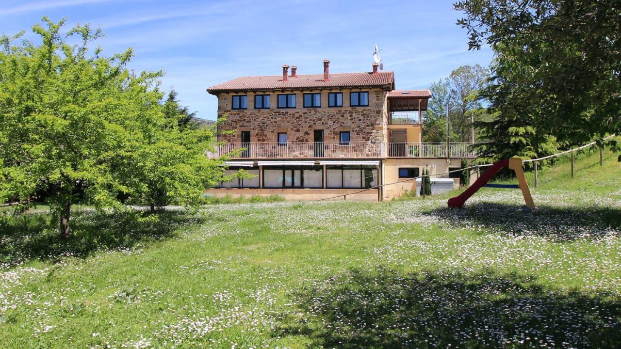 La Romanika De Fellini San Martin de Elines Exterior photo